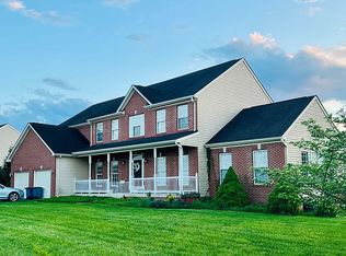 385 Stratus Dr, Kearneysville, WV 25430