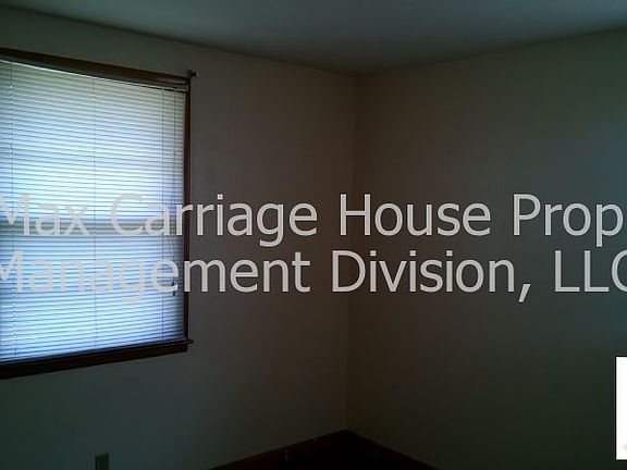 5th image of 655 Vanderhorst Dr