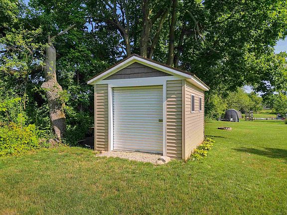 4th image of 3435 Valley Woods Dr