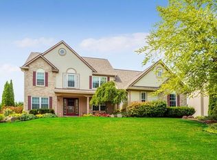 8916 Redstone Dr, Pinckney, MI