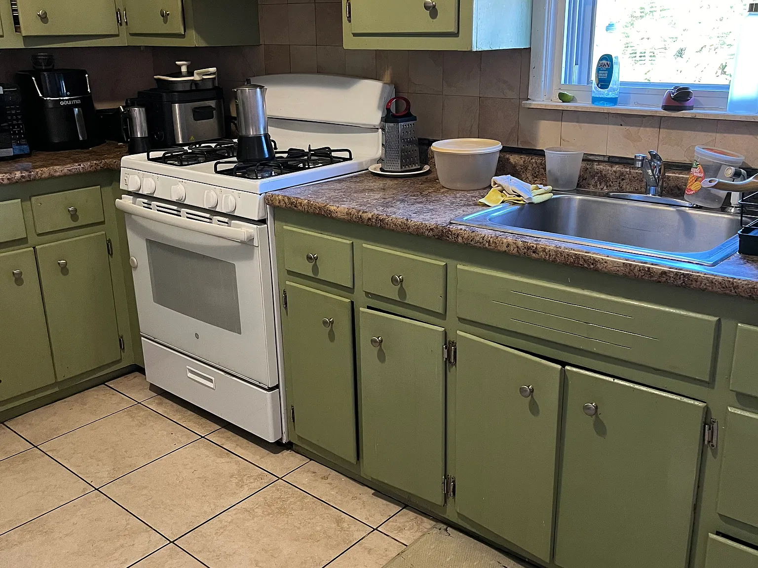 3 bed, 1200 sqft, $2,200 — Photo 3