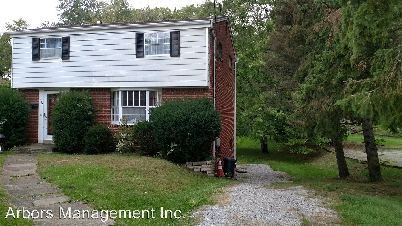 207 McKenzie Dr photo 1