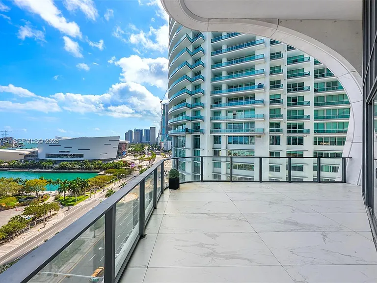 1000 Biscayne Blvd #1201 — Photo 3