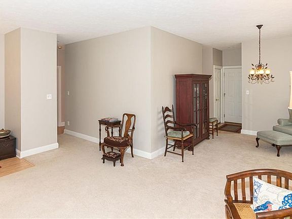 4th image of 4401 W Longwood Ct