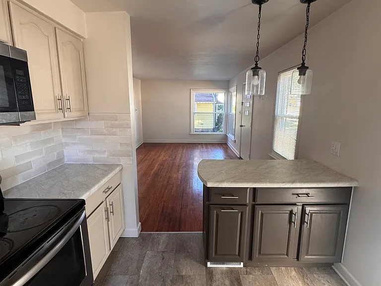 412 Adams Ave — Photo 4