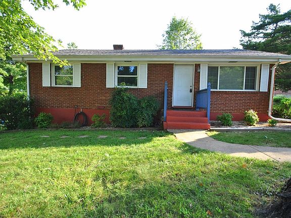 3rd image of 1032 Ardmore Dr