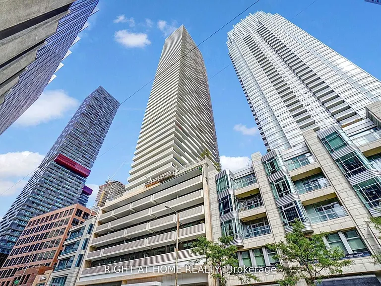 2221 Yonge St #3102 — Photo 1