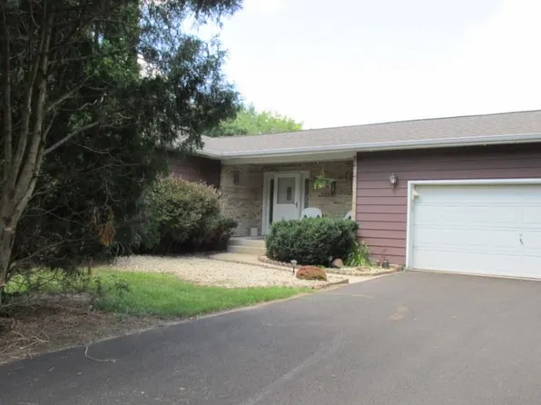 15902 E Rachel Ln, Davis Junction, IL 61020