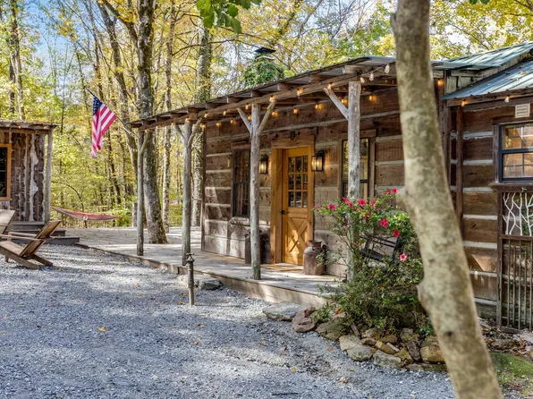 6680 Pinewood Rd, Nunnelly, TN 37137