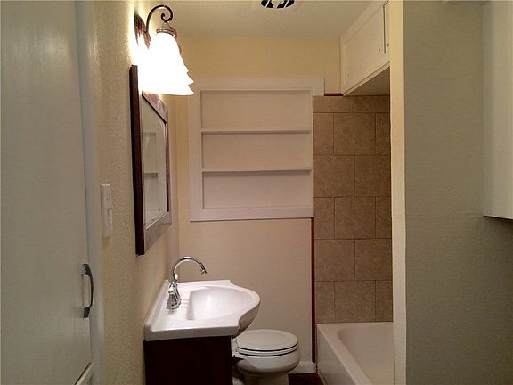 3rd image of 6102 Parkdale Dr
