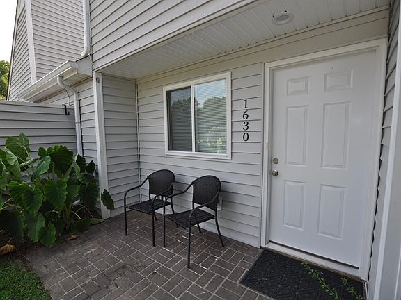 3rd image of 1630 Hollow Dr