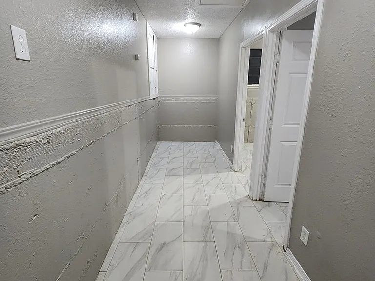 1116 Hawthorne Dr — Photo 5