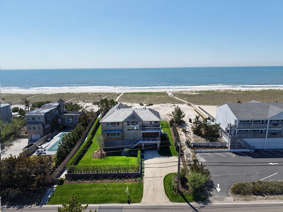 451 Dune Rd