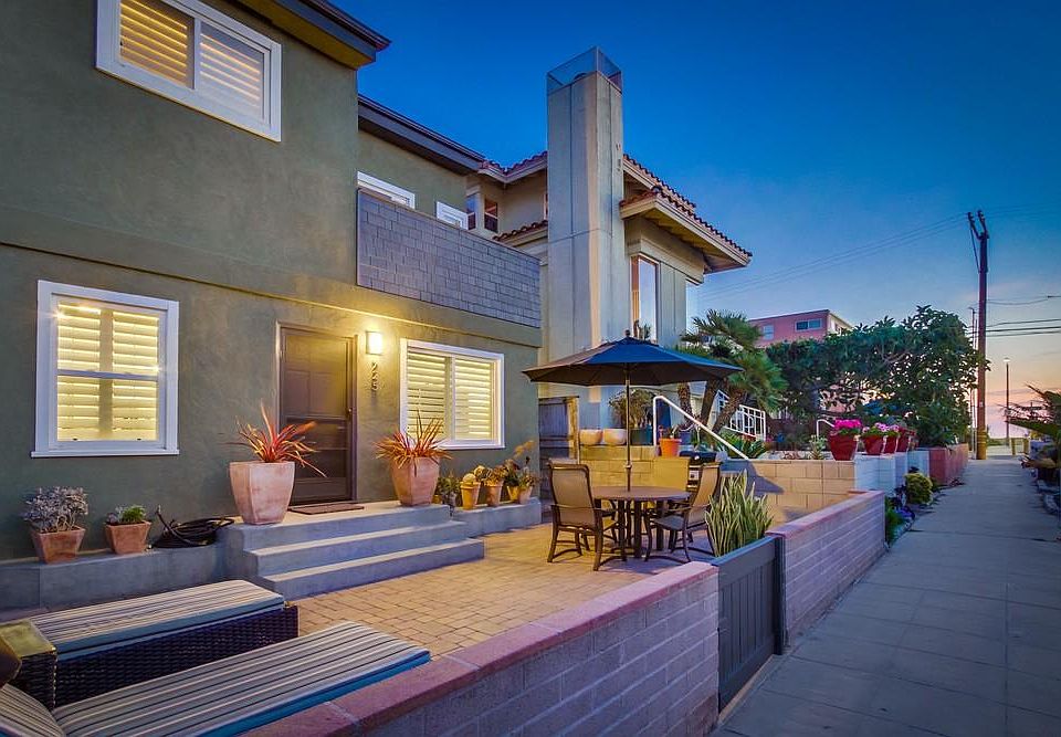 1st image of 725 Balboa Ct