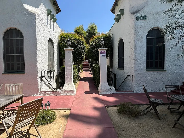 806 Tularosa Dr #11 — Photo 1