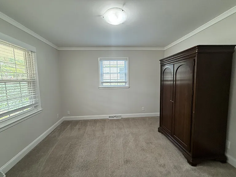 2404 Francis St — Photo 17
