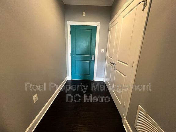 4th image of 401 13th St NE APT 208
