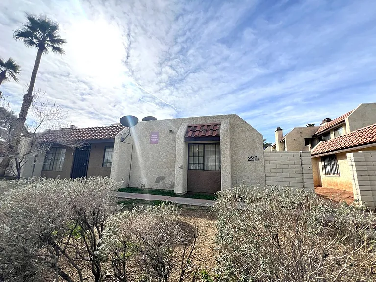 2201 Sun Ave #B — Photo 2