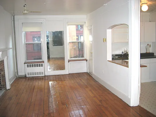 Rented by Tabak Real Estate | media 12
