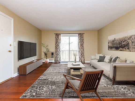 83-83R Hobart St #F3, Danvers, MA 01923 | Zillow