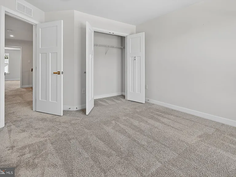 8005 Milltown Cir — Photo 36