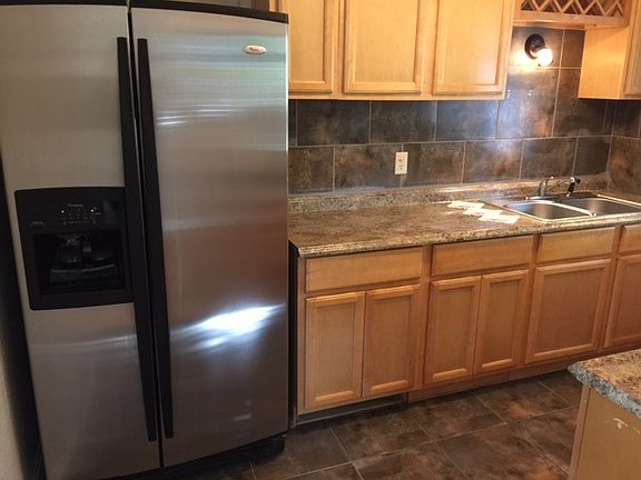 3rd image of 1959 Lakewood Cir S