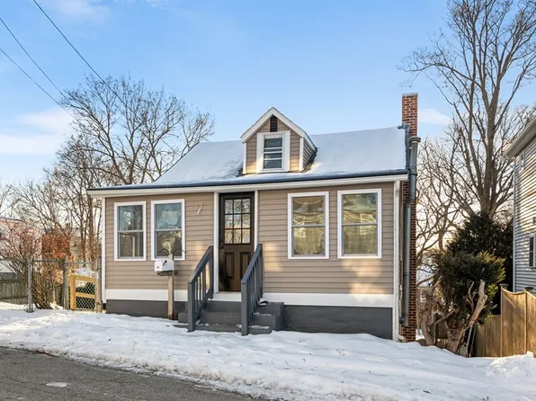 45 Weymouth St, Quincy, MA 02169