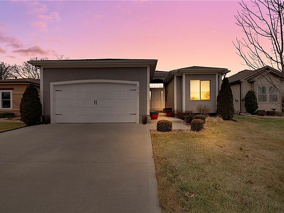 2nd image of 2721 NE Sonora Valley Dr