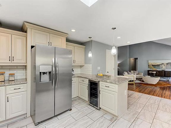 4th image of 1693 Claymont Estates Ct