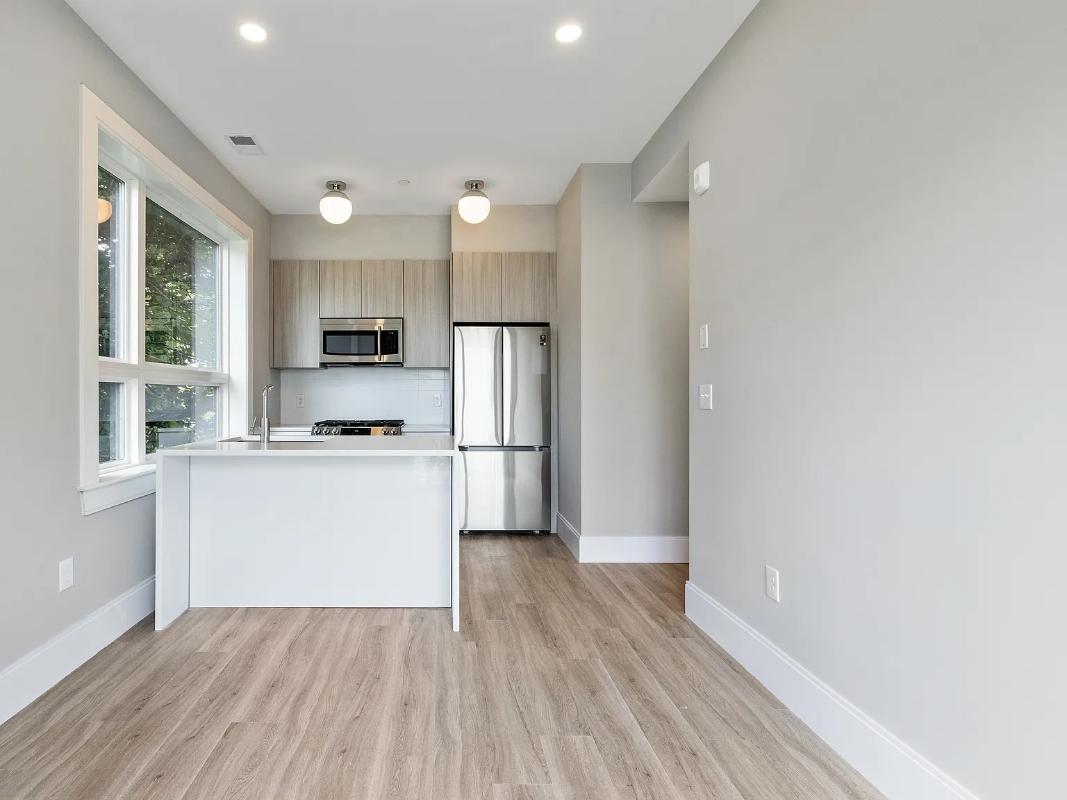 1 bed, 550 sqft, $2,550 — Photo 2