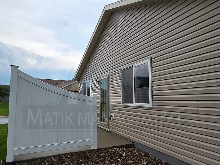 2581 Hawk Ridge Ct SE — Photo 52