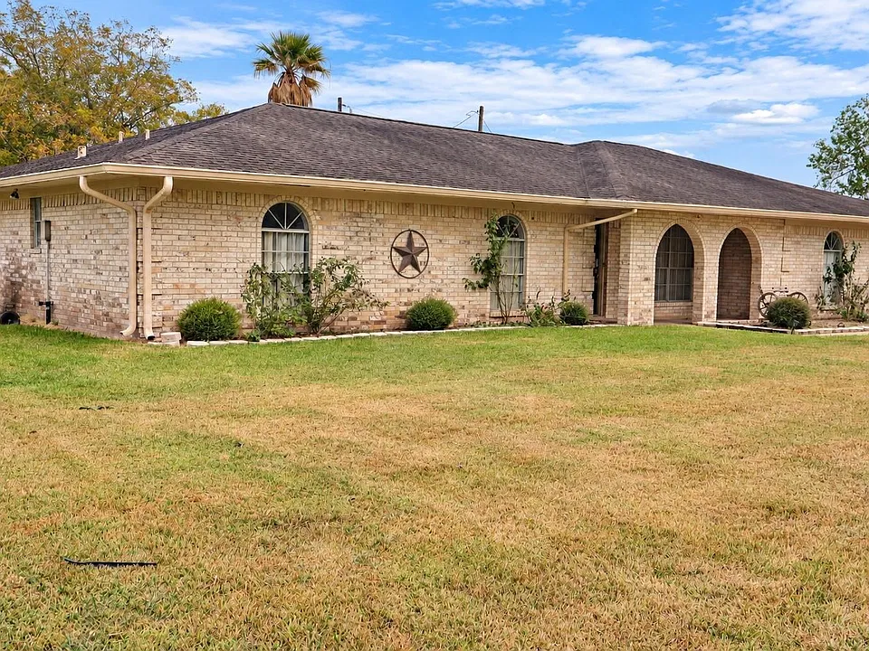 302 County Road 893