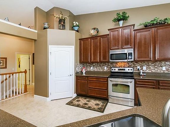 4th image of 1044 Glenraven Ln