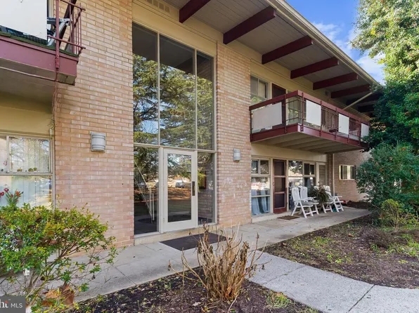 4221 Americana Dr APT 203, Annandale, VA 22003
