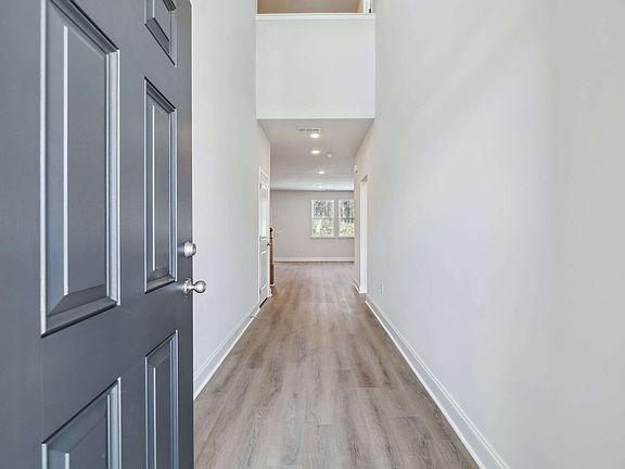 208 Meridian Drive, Homesite 16 Interior Image 5