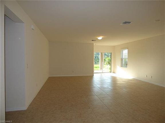 3rd image of 152 SE 10th Ter