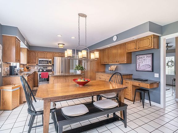 4th image of 5333 Woodmont Dr