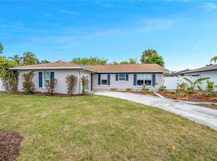 1723 Camelia LN, NAPLES, FL 34105