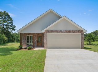 17 Bounds Rd, Sumrall, MS 39482