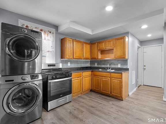 4th image of 79 Hallock Street