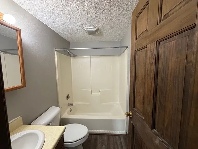 1212 Meridian Heights Dr — Photo 11
