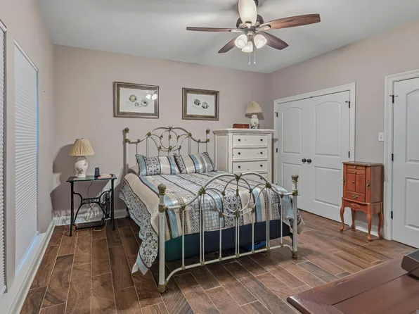 11231 Tracy St, Saint Amant, LA 70774