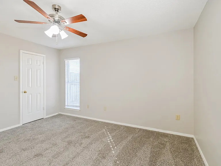 7184 Brandee Dr — Photo 10