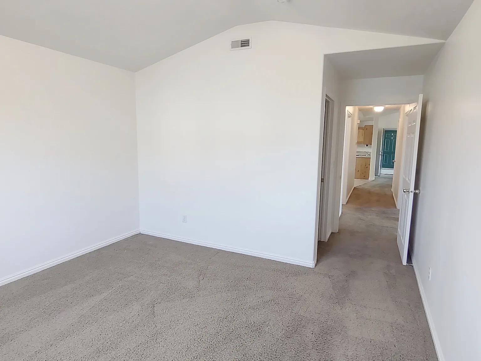 3 bed, 1218 sqft, $1,500 — Photo 4