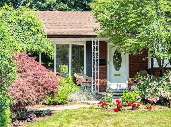 5195 Suncrest Rd, Burlington, ON L7L 3W9