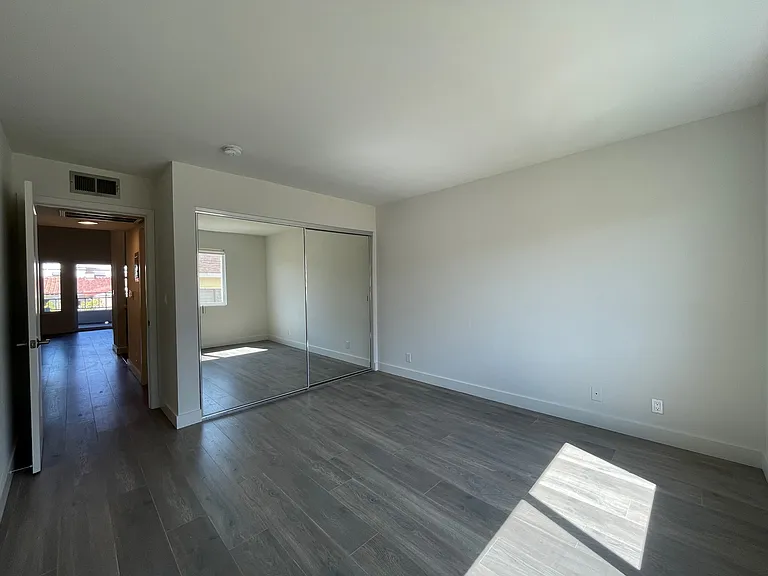 4574 Finley Ave #4 — Photo 12