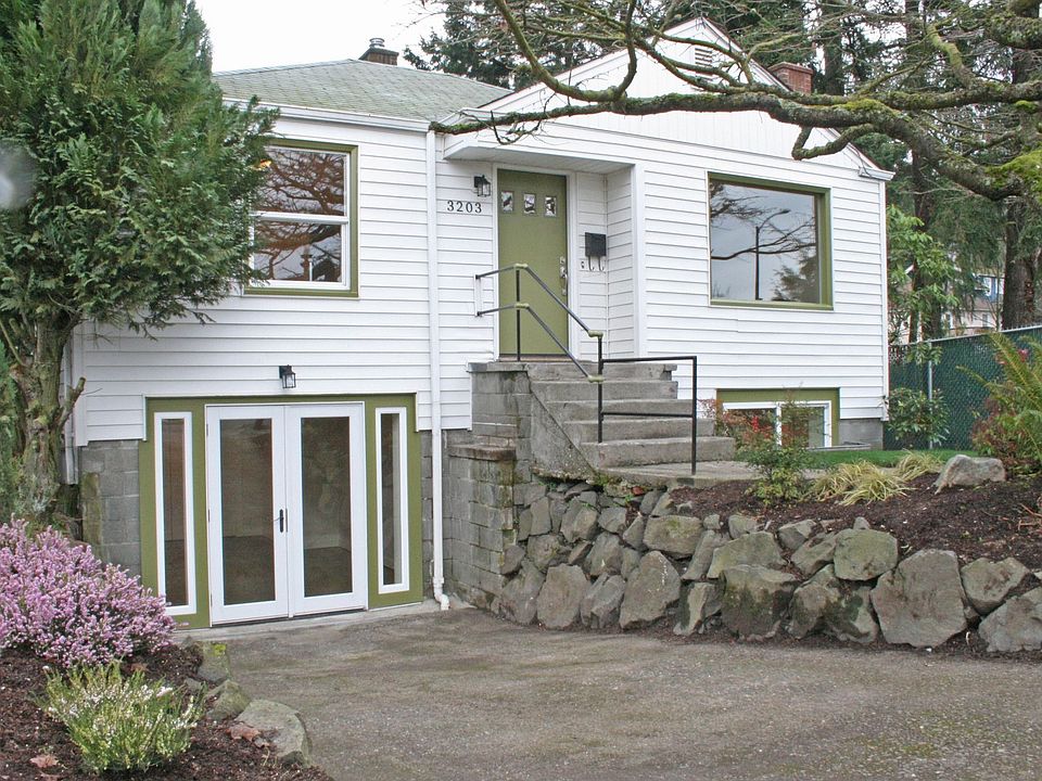 Note french door to Family room