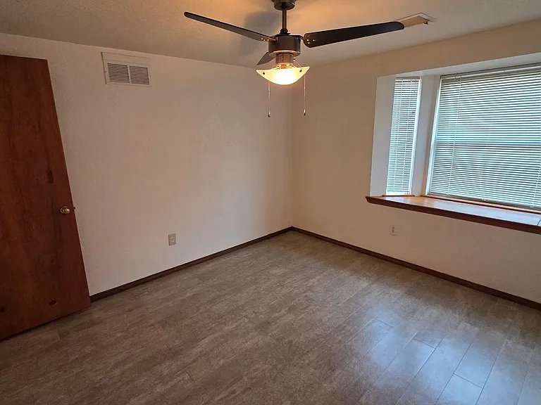 621 Stoneridge Dr — Photo 25