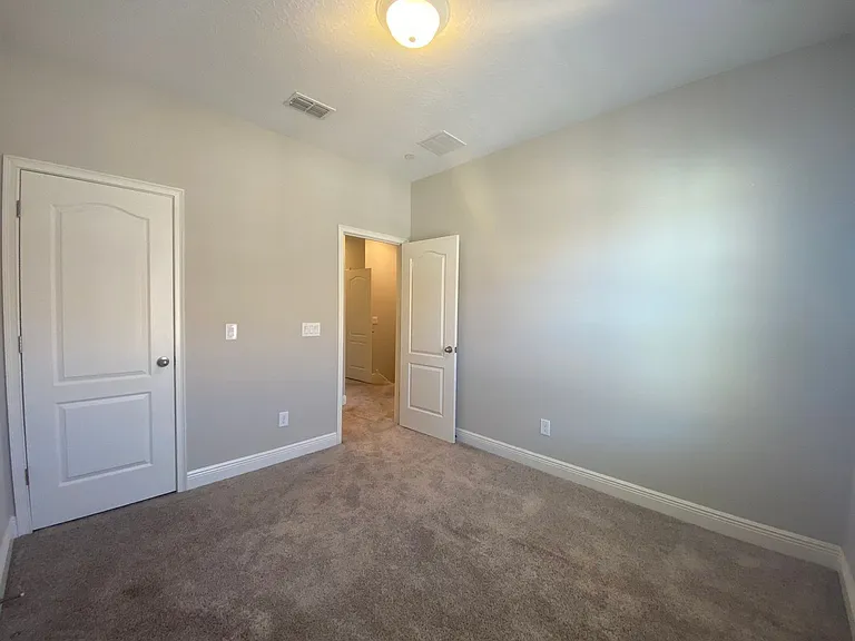 2408 Lobelia Dr — Photo 9