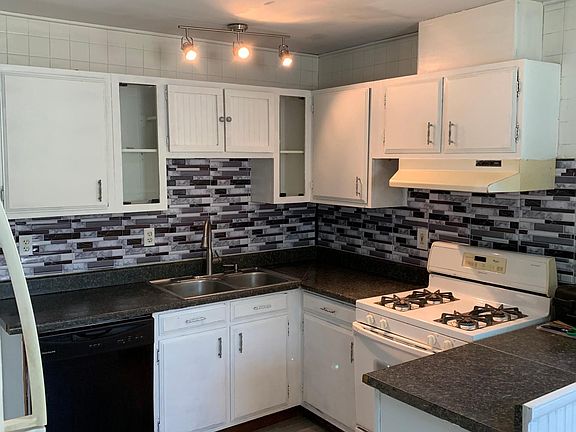4th image of 7902 Wilson St